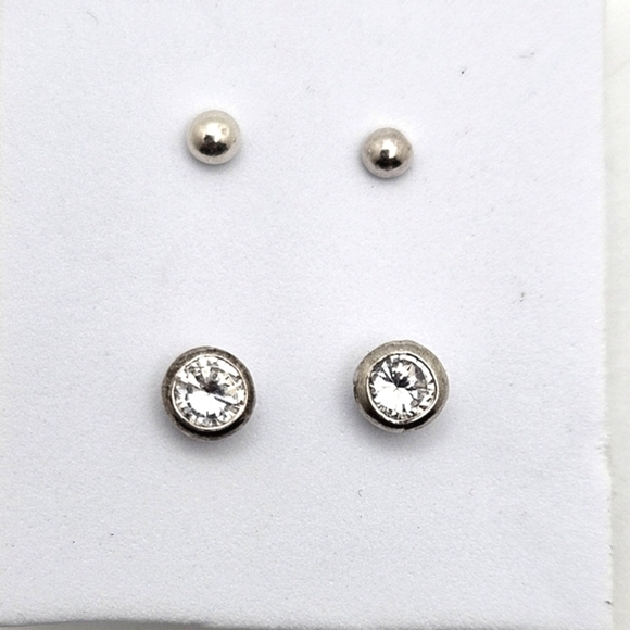 🟢3/$19🟢 2 Pairs 925 Sterling Silver Studs Earrings PIERCED Ears Faux diamonds - Picture 2 of 5